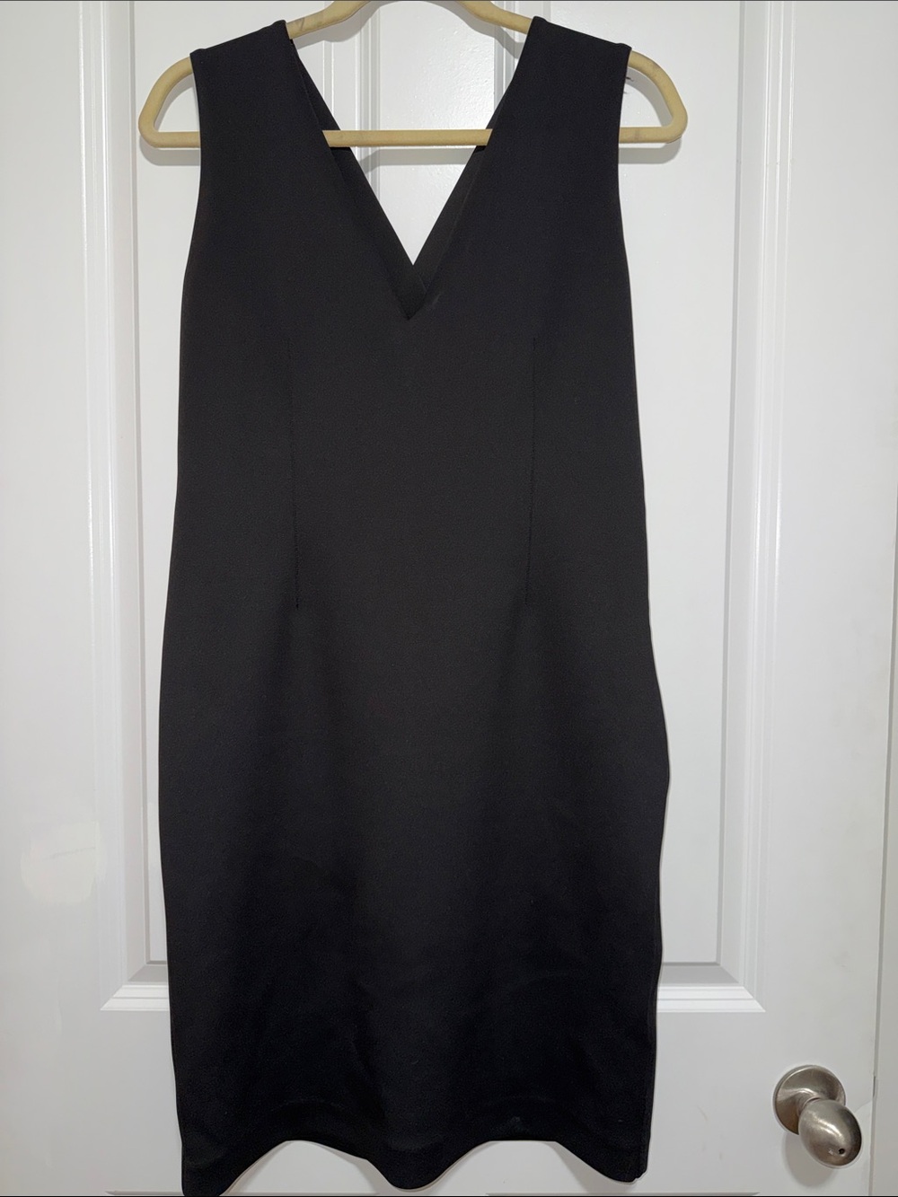 Marciano Los Angeles Black V‑Neck Sheath Dress